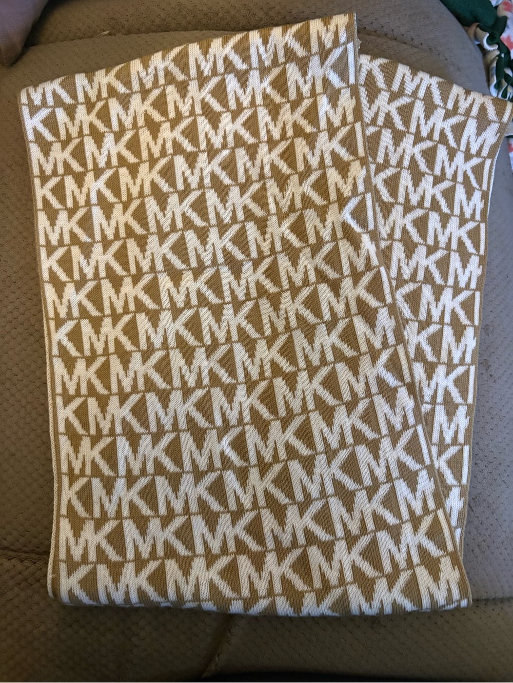 Michael Kors Kids Tan & White Logo Knit Infinity Scarf